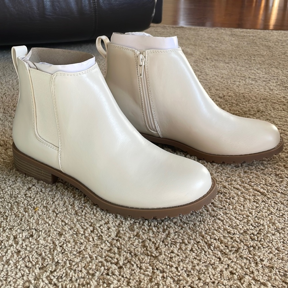 Sonoma Size 7 Cilantro Style Shoes, Color: Bone